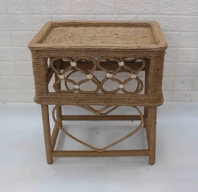 ilustrasi coffee table (youtube.com/DiY BiGBooM)