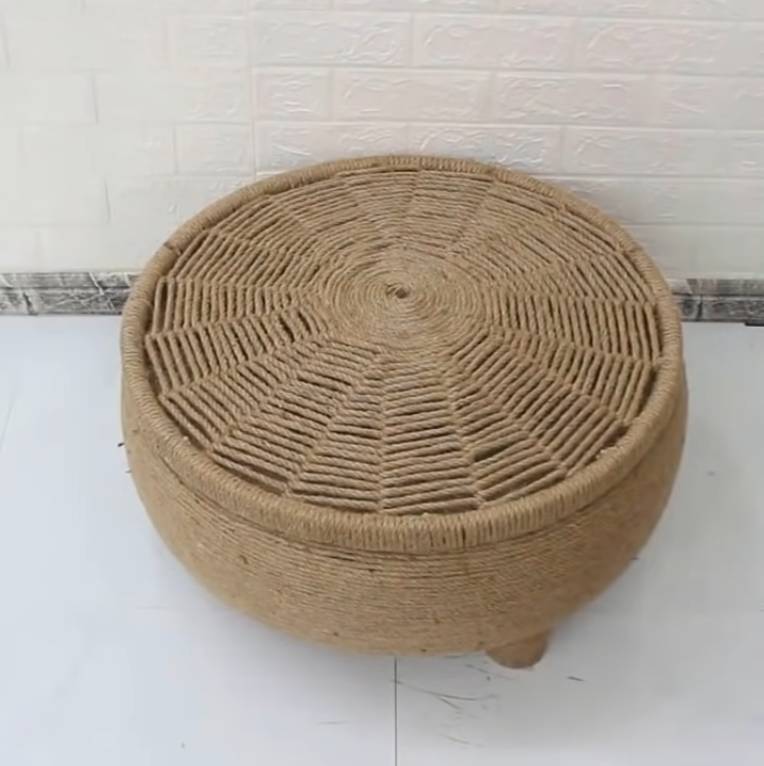 ilustrasi coffee table (youtube.com/DiY BiGBooM)