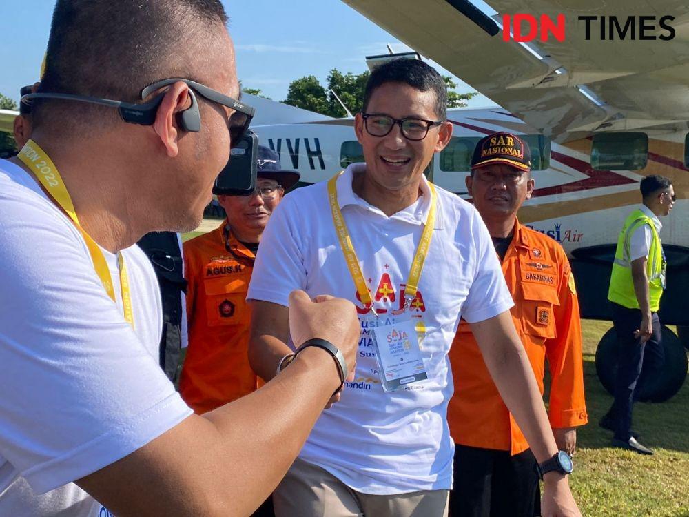 Menteri Pariwisata dan Ekonomi Kreatif (Menparekraf) Sandiaga Uno dalam acara Susi Air Jamboree Aviation (SAJA) 2022 di Taman Dirgantara Susi's International Beach Strip, Pangandaran, Jawa Barat, Sabtu (18/6/2022). (IDN Times/Rehia Sebayang)