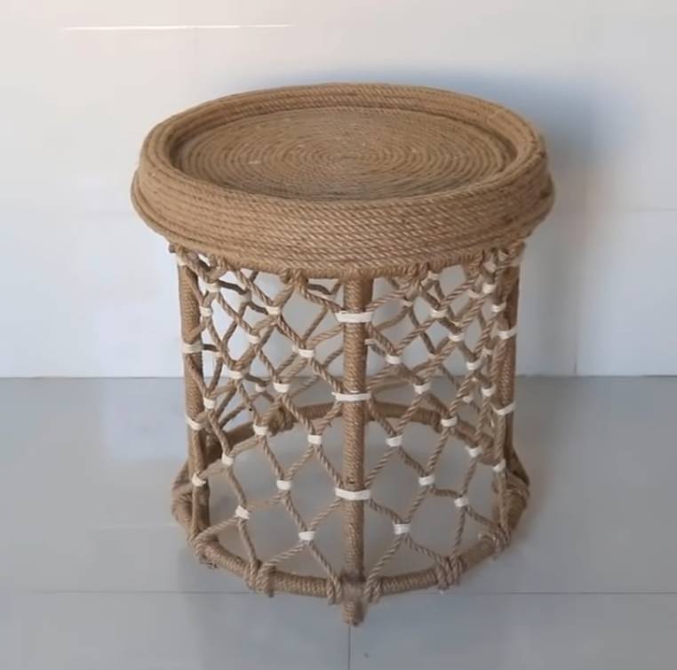 ilustrasi coffee table (youtube.com/DiY BiGBooM)