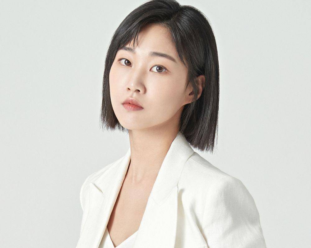 karakter drama Strange Lawyer Woo Young Woo (ena.skylifetv.com)