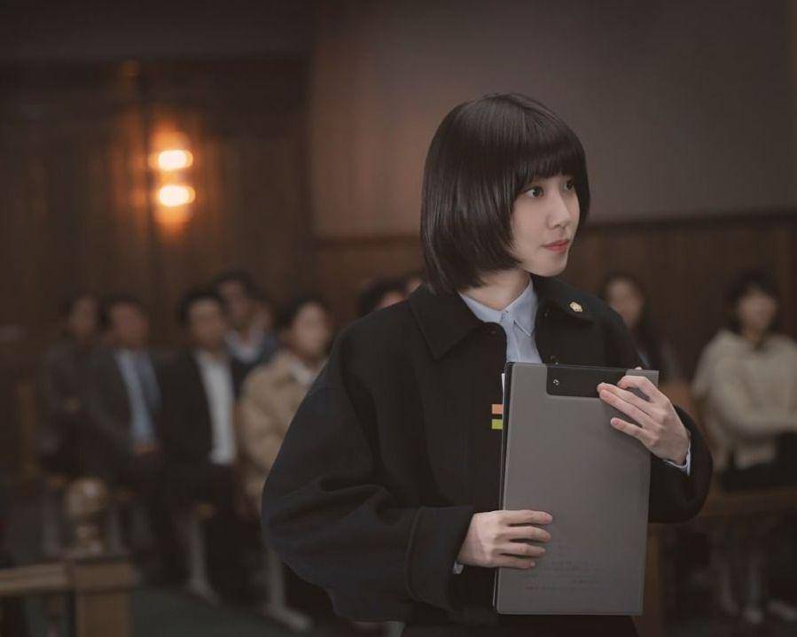karakter drama Strange Lawyer Woo Young Woo (instagram.com/enadrama.ch)