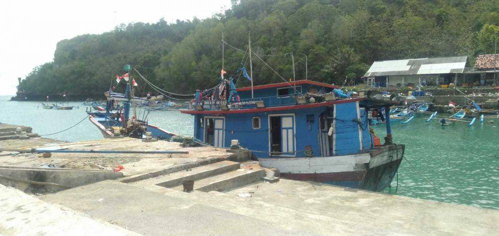 Perahu 15 gross ton di Pelabuhan Sadeng.(Daruwaskita)