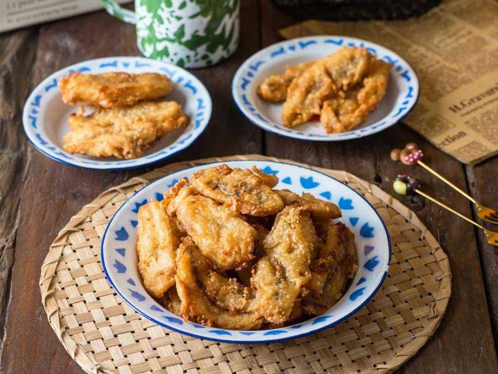 Pisang goreng penyet (instagram.com/chritsabellenanetta)