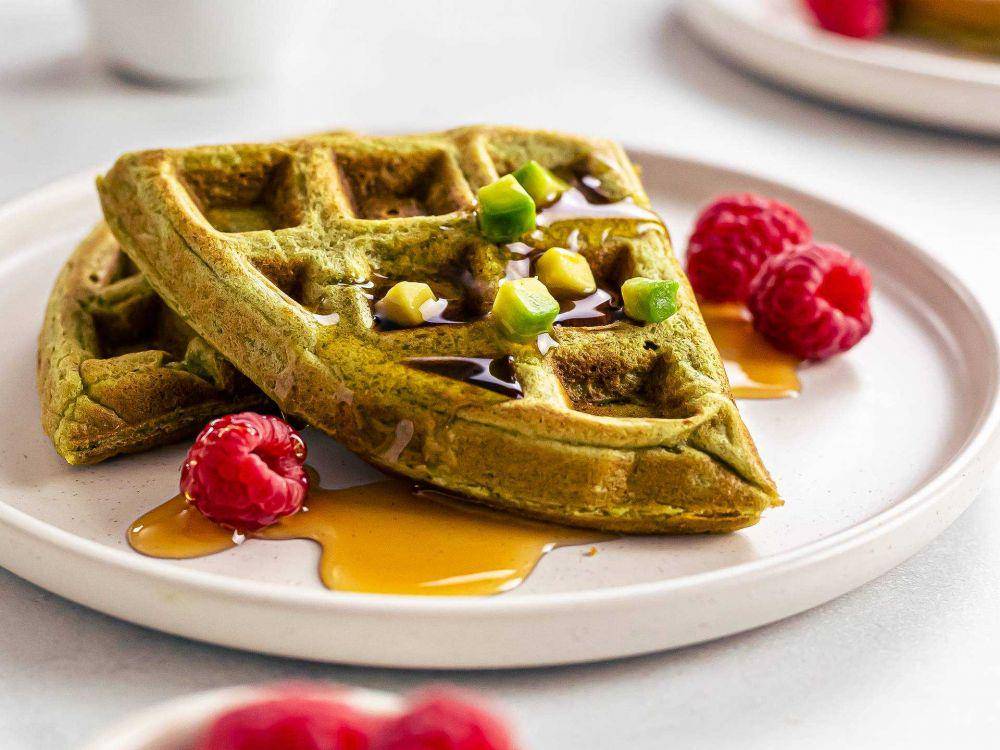 ilustrasi avocado waffle (foodaciously.com)