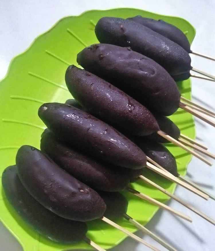 es pisang coklat (instagram.com/dewiwdwi)