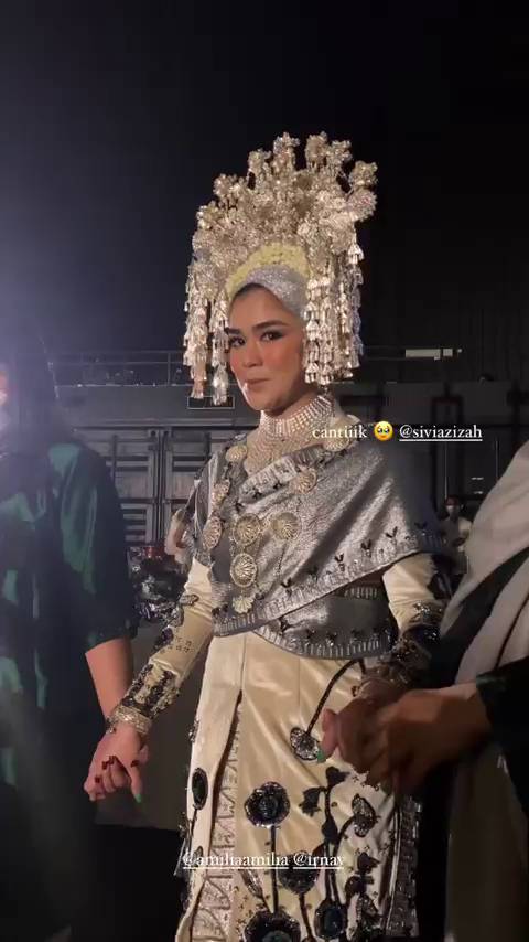 Sivia Azizah menikah (Instagram.com/agathapricilla)