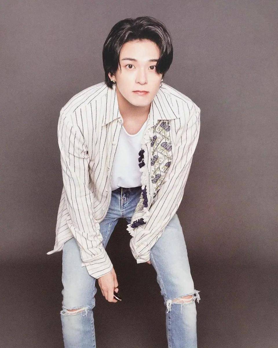 ootd asahi treasure (instagram.com/asahiteumes)