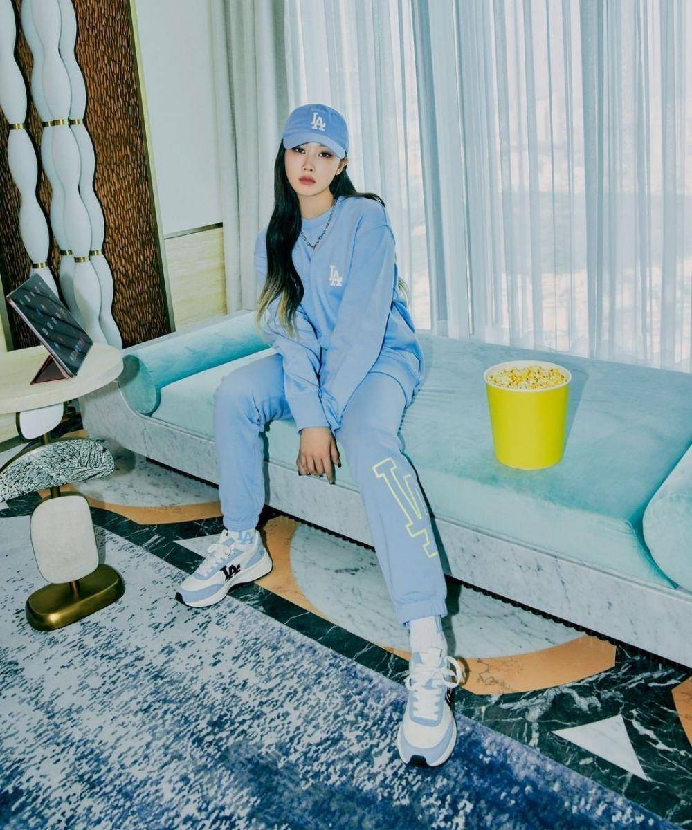OOTD ala Giselle aespa (twitter.com/aespa_gicelle_b))