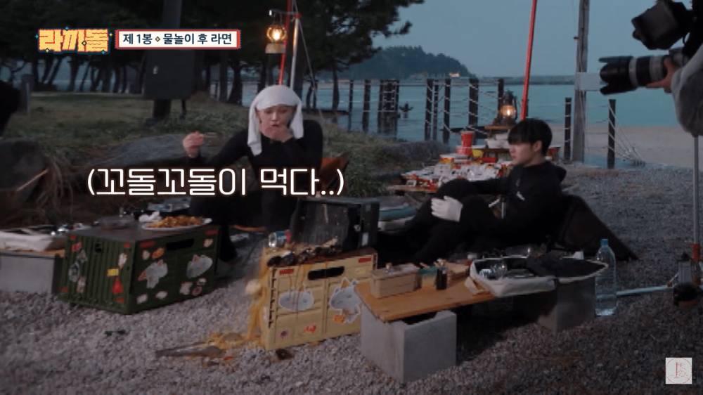 Hyunsuk dan Jihoon TREASURE di idol Ramyeonators (youtube.comm/채널 십오야)