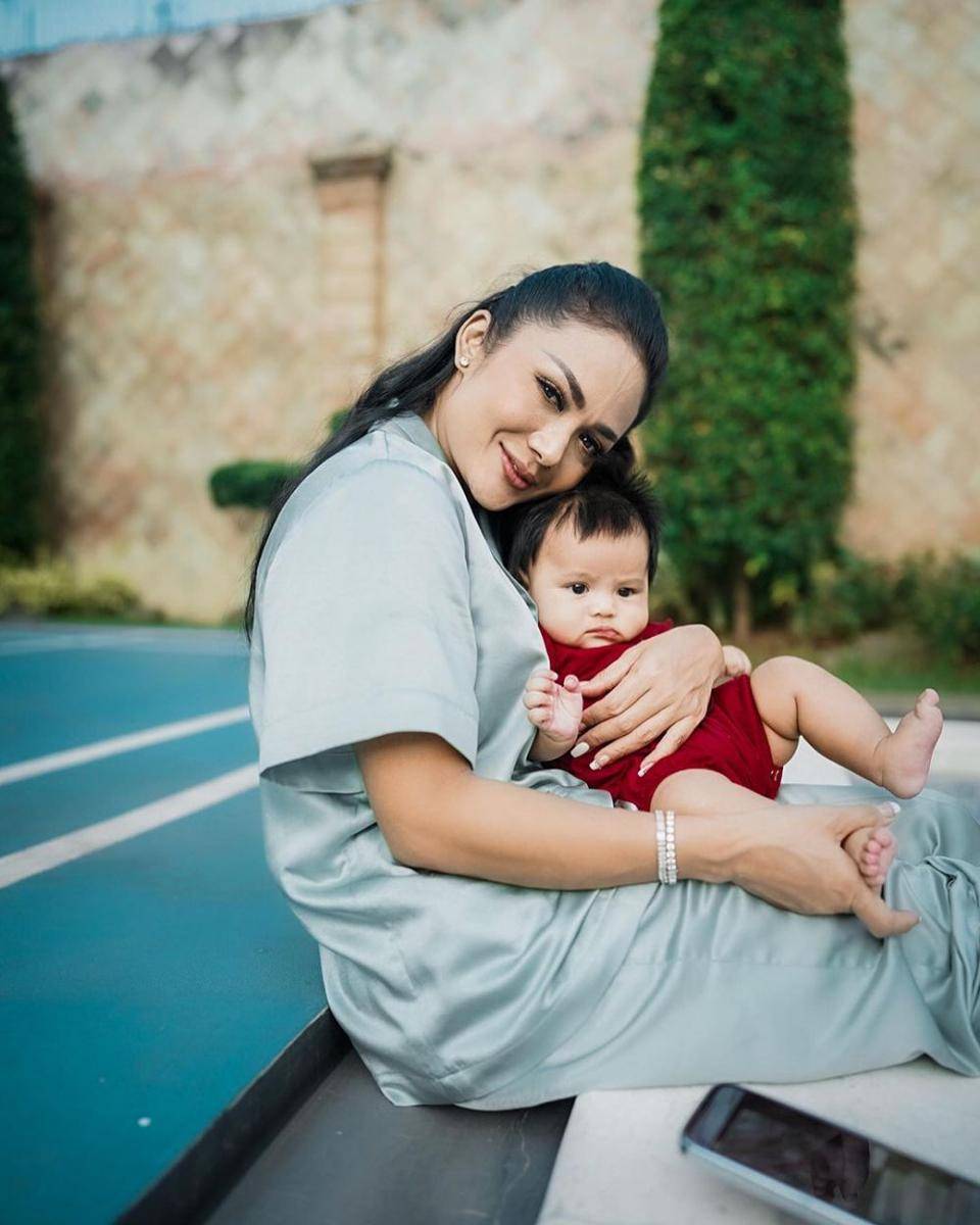 Krisdayanti dan Ameena (instagram.com/krisdayantilemos)