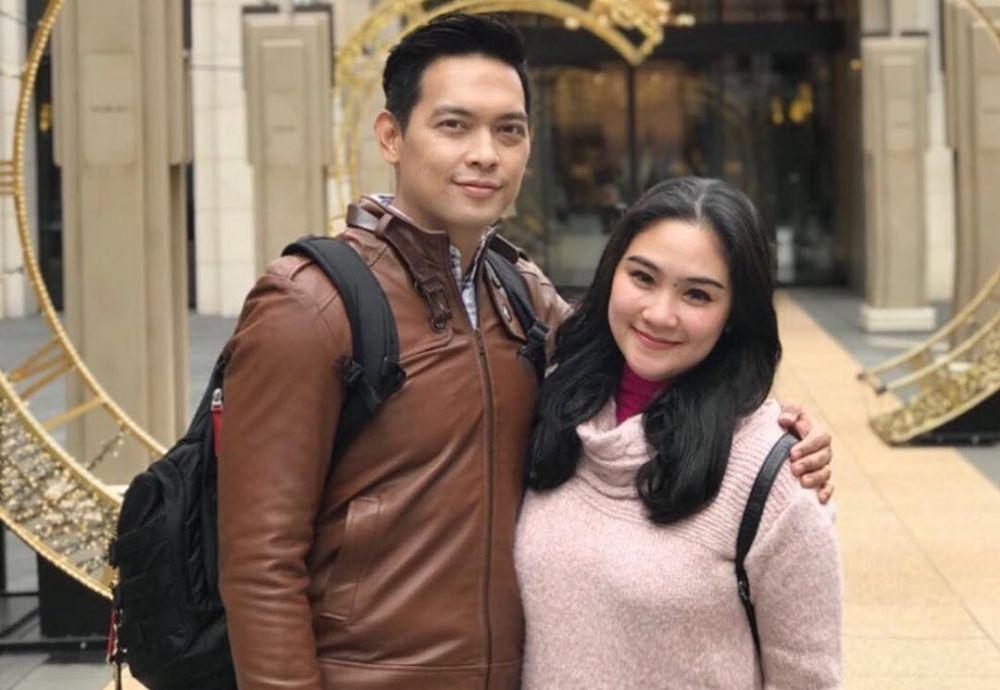 Donnie Sibarani bersama istri (instagram.com/donniesinarani)