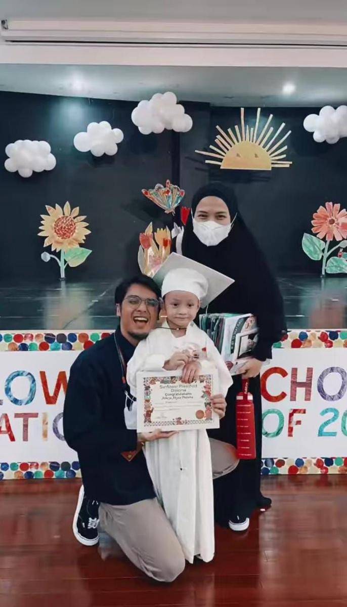 anak seleb lulus TK (instagram.com/rickyharun)