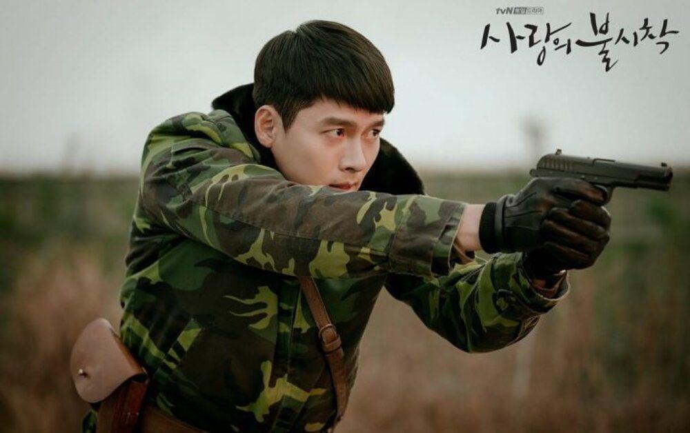 Hyun Bin di Crash Landing on You (program.tving.com)