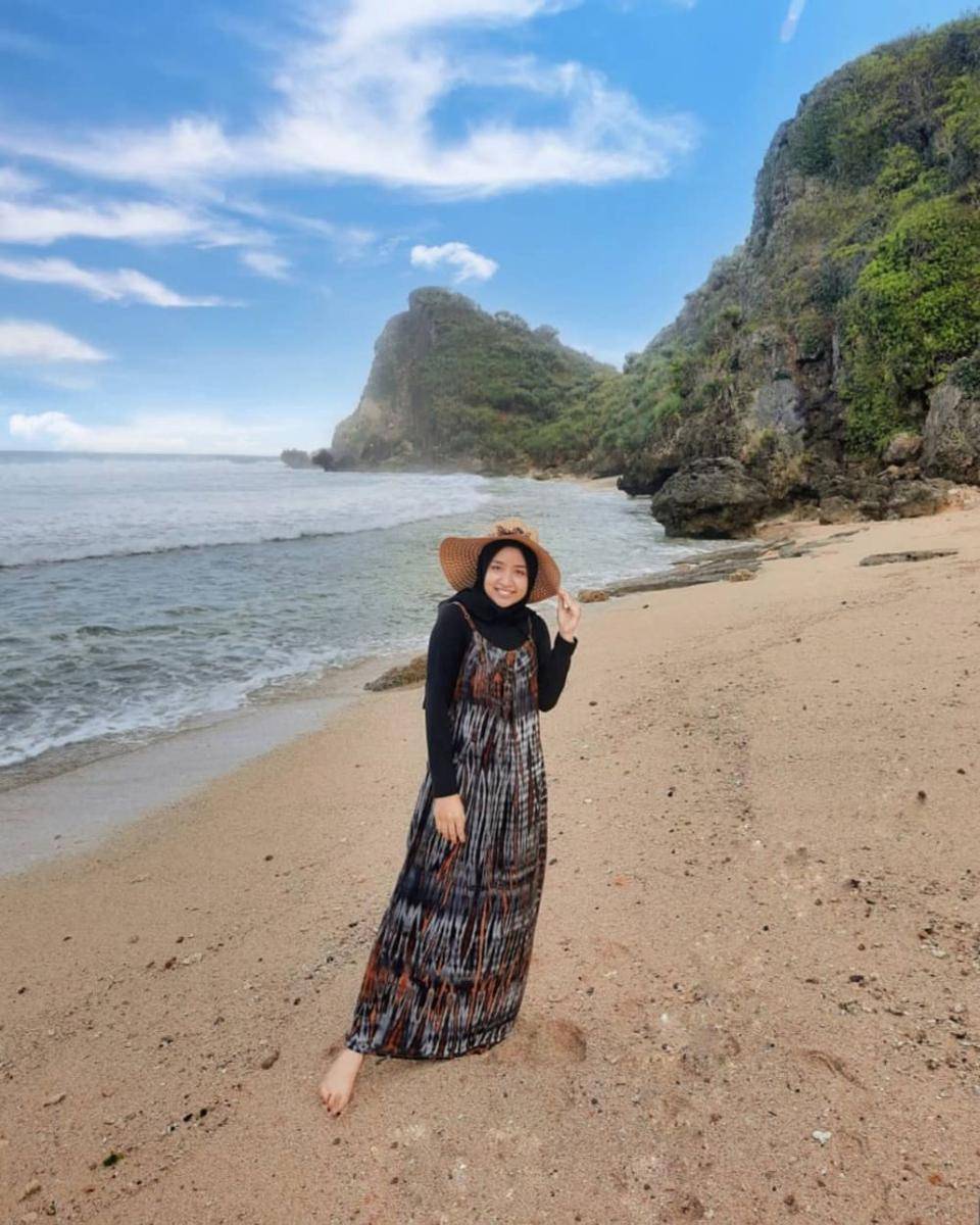 Pantai Nguyahan (instagram.com/elva.elvia)
