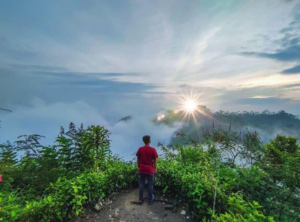 Ilustrasi wisata untuk trekking di Yogyakarta (instagram.com/tri_priyanto_)