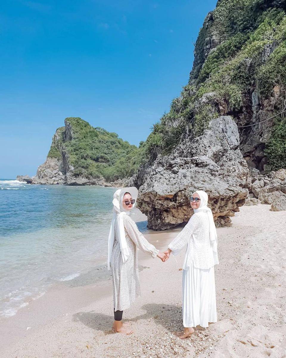 Pantai Nguyahan (instagram.com/arjunawisatajogja)