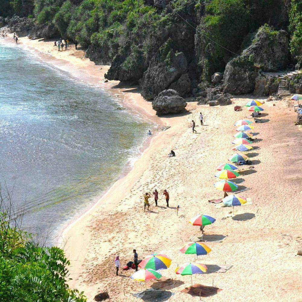 Pantai Nguyahan (instagram.com/hurint___)
