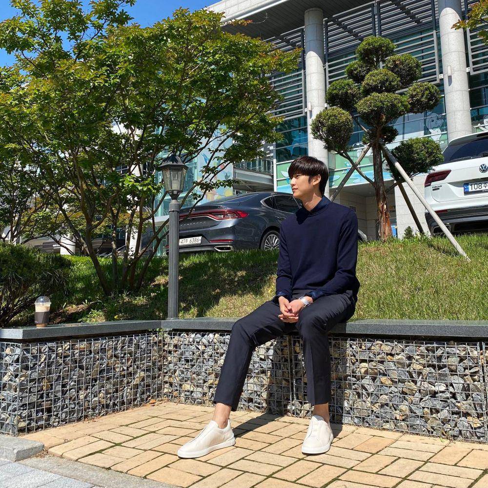 Na In Woo (instagram.com/10042n00)