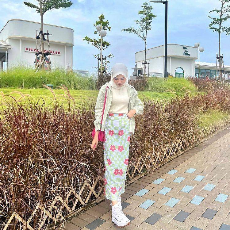 cewek kue (instagram.com/queenarths)