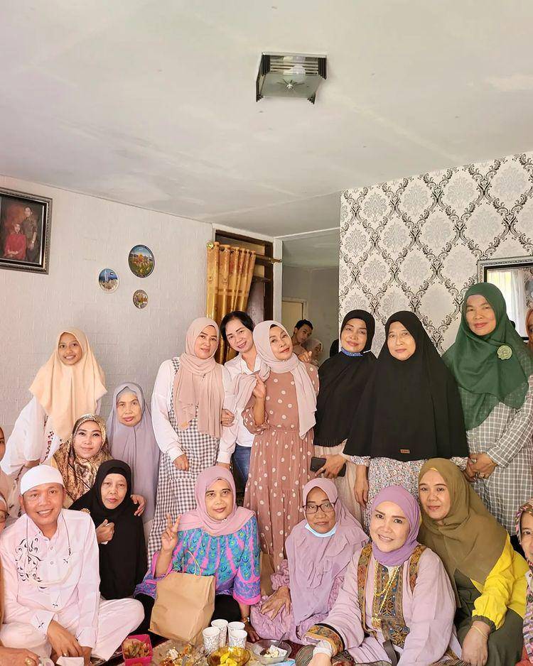 Umi Kalsum dan ibu-ibu (instagram.com/mom_ayting92_)