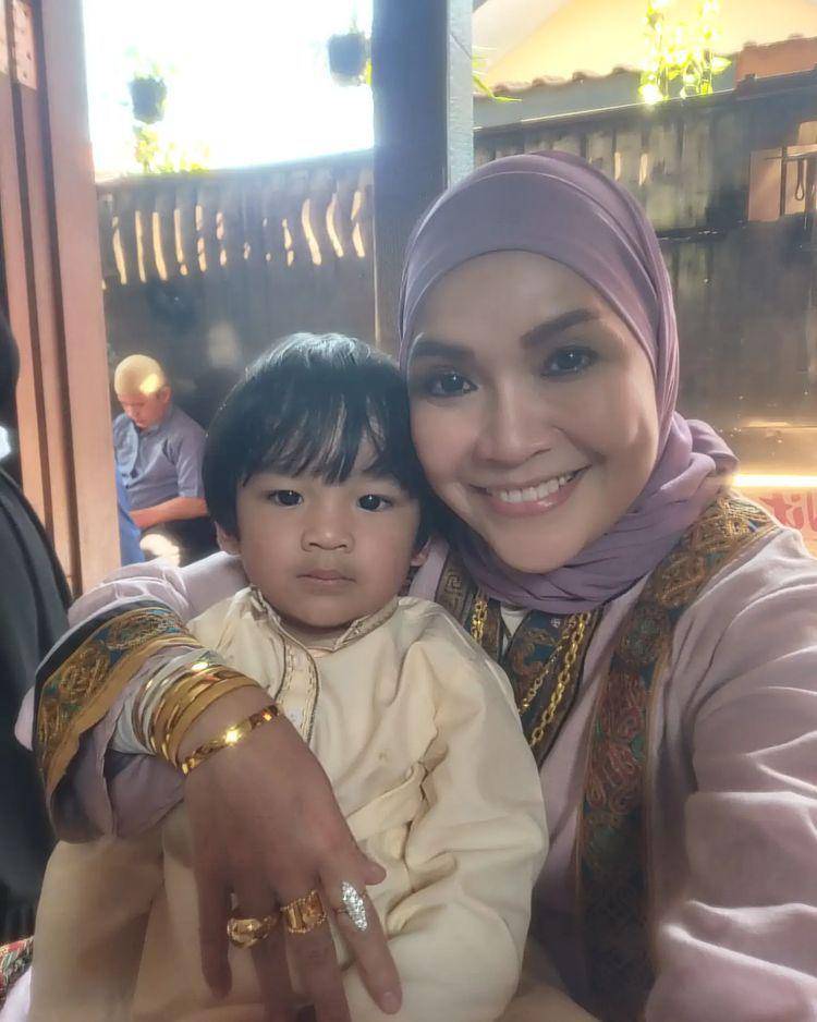 Umi Kalsum dan ibu-ibu (instagram.com/mom_ayting92_)