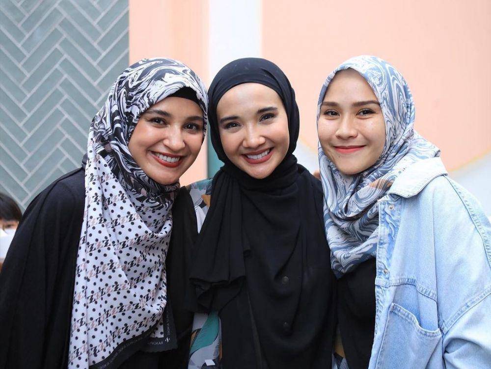 potret artis di grand opening butik Zaskia Sungkar (instagram.com/zaskiasungkar15)