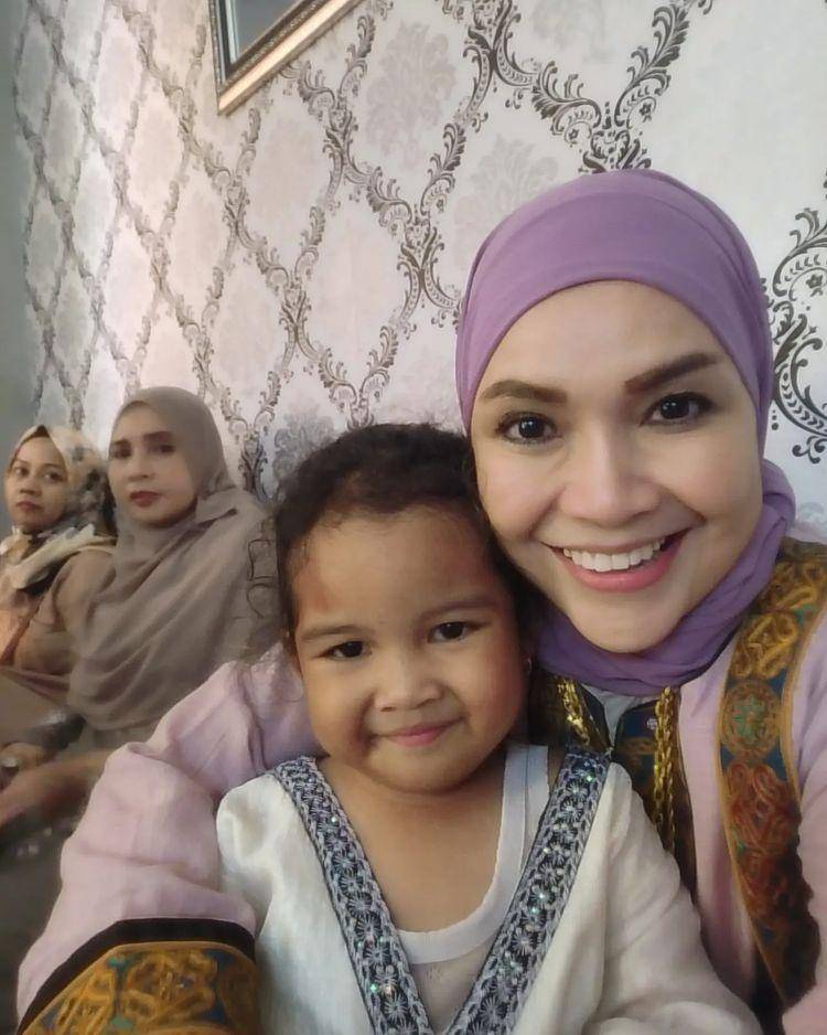 Umi Kalsum dan ibu-ibu (instagram.com/mom_ayting92_)