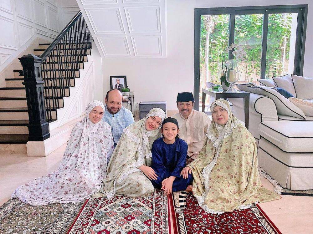 Keluarga Bunga Citra Lestari (instagram.com/andamari)