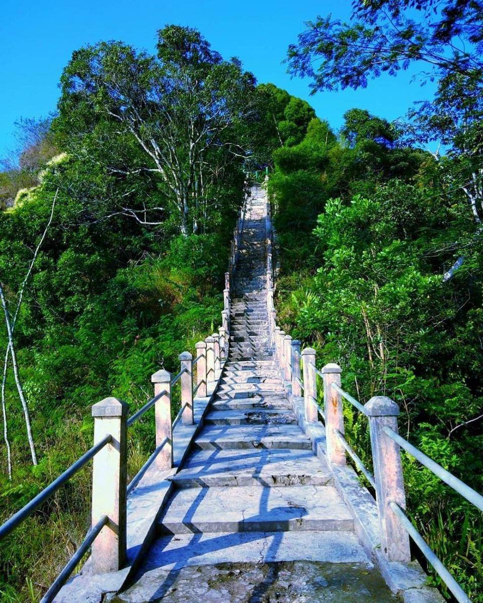 Puncak Suroloyo, Yogyakarta (instagram.com/3quexi)