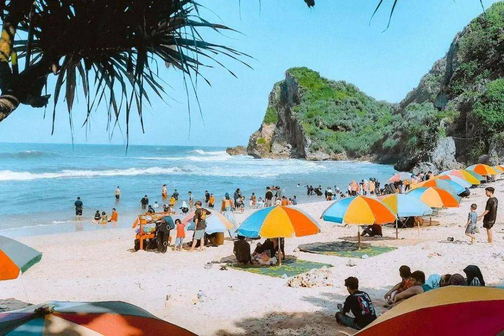 Pantai Nguyahan (instagram.com/panggihxnugroho)