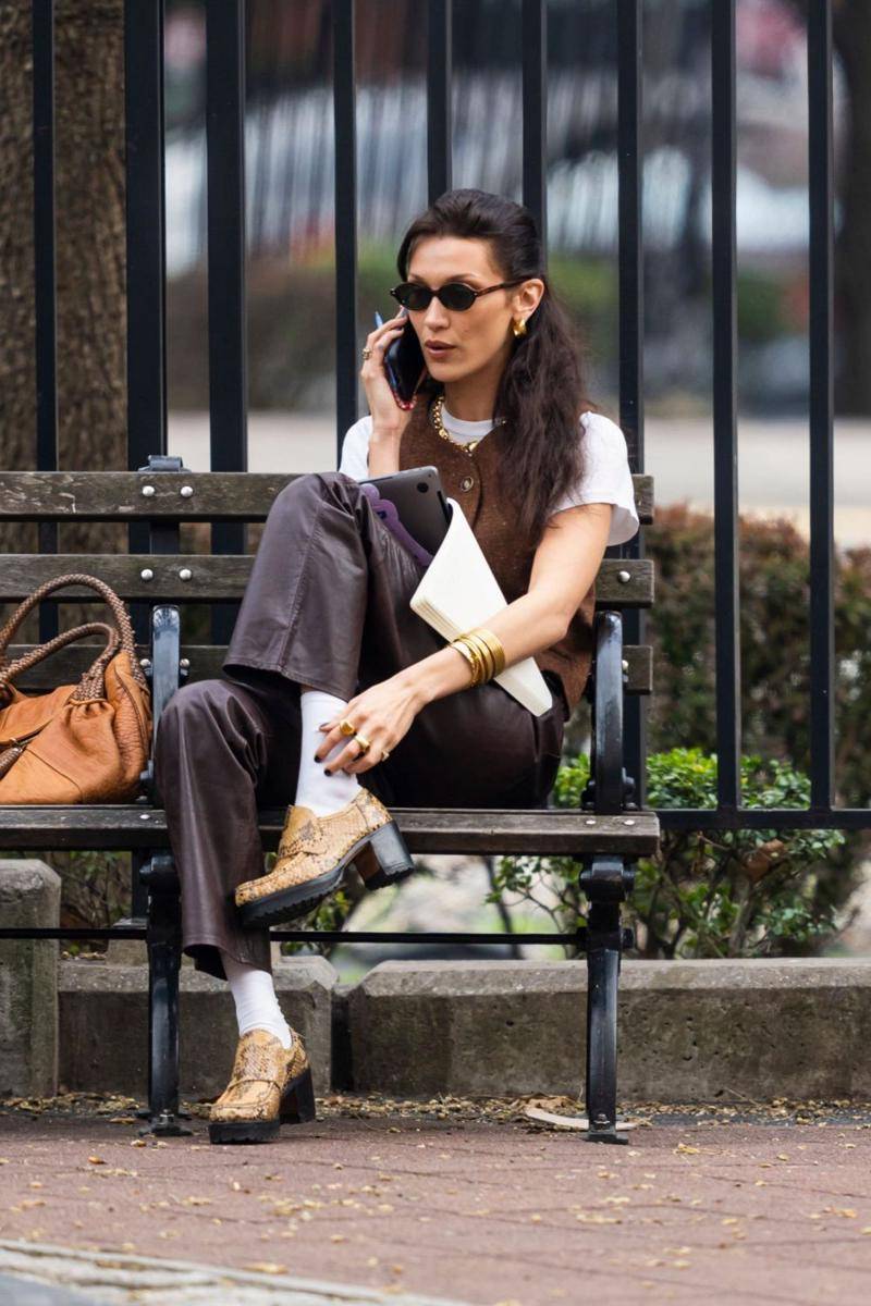 Bella Hadid (via twitter.com/BHAmidias)