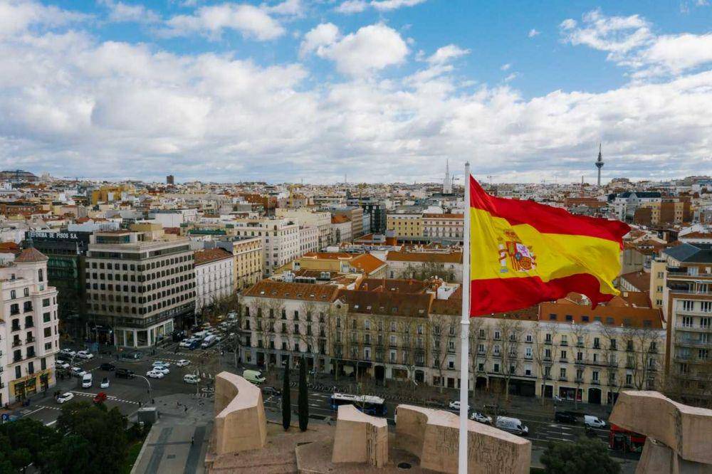 Ilustrasi bendera Spanyol (pexels.com/mikhail-nilov)