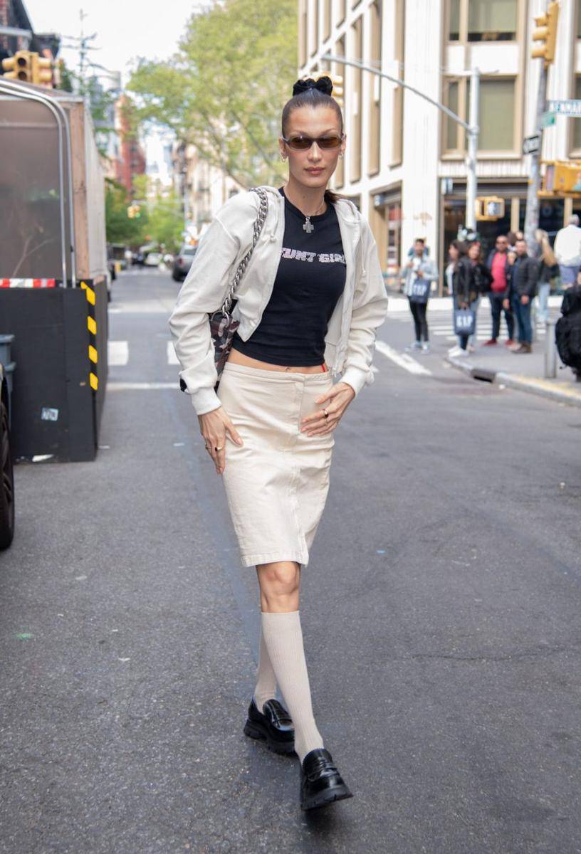 Bella Hadid (via twitter.com/BHAmidias)