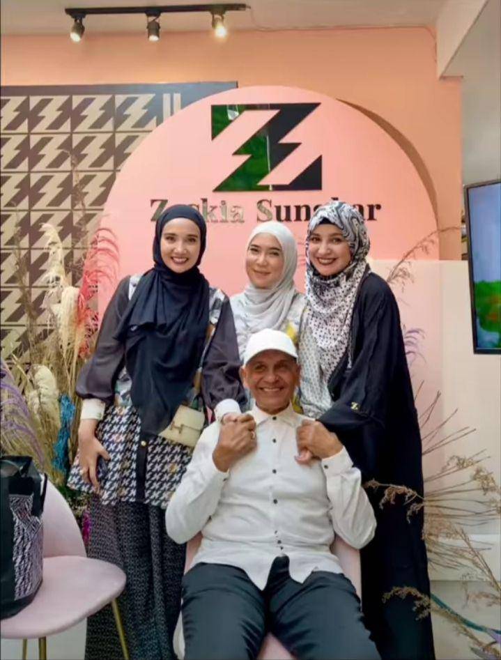 potret artis di grand opening butik Zaskia Sungkar (instagram.com/fitrop)