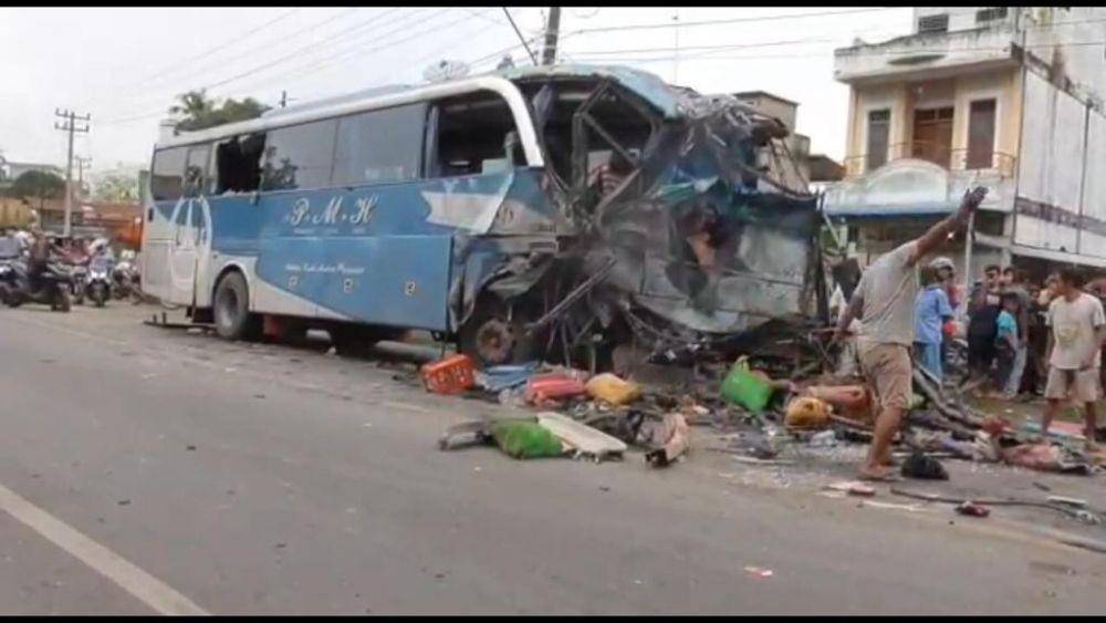 Suasana peristiwa kecelakaan bus di Labusel Sumut (Dok. Istimewa)