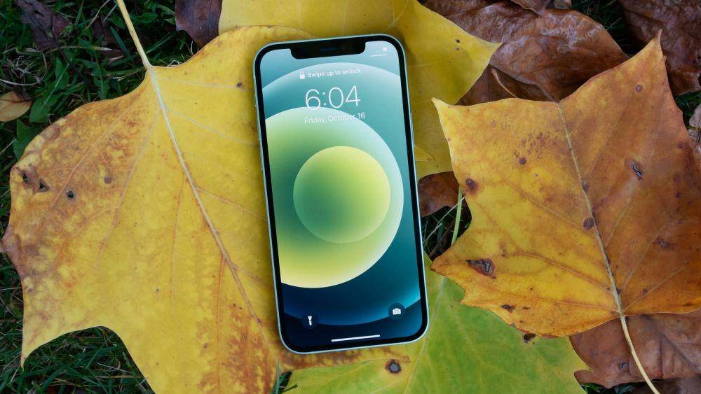 ilustrasi iPhone 12 mini (mobilesyrup.com)