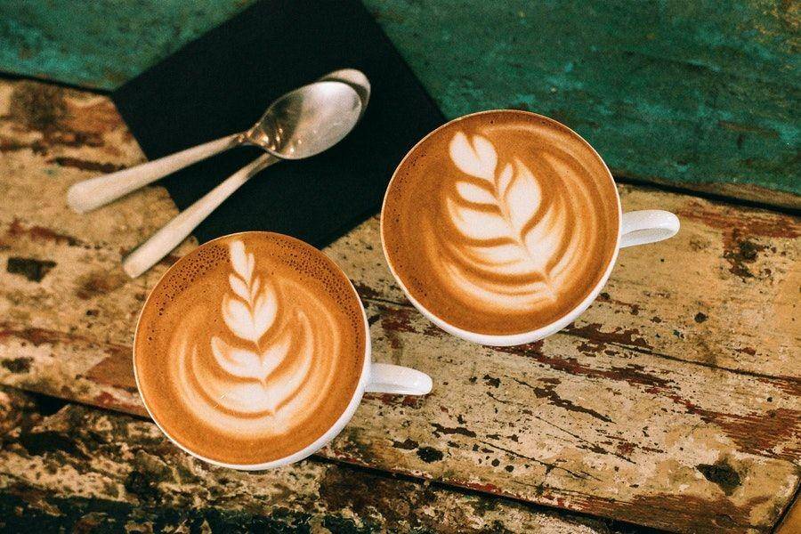ilustrasi kopi di kafe (Pexels.com/Anna Urlapova)