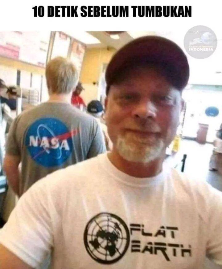 potret janggal bapak-bapak selfie (instagram.com/ngumpul.receh)