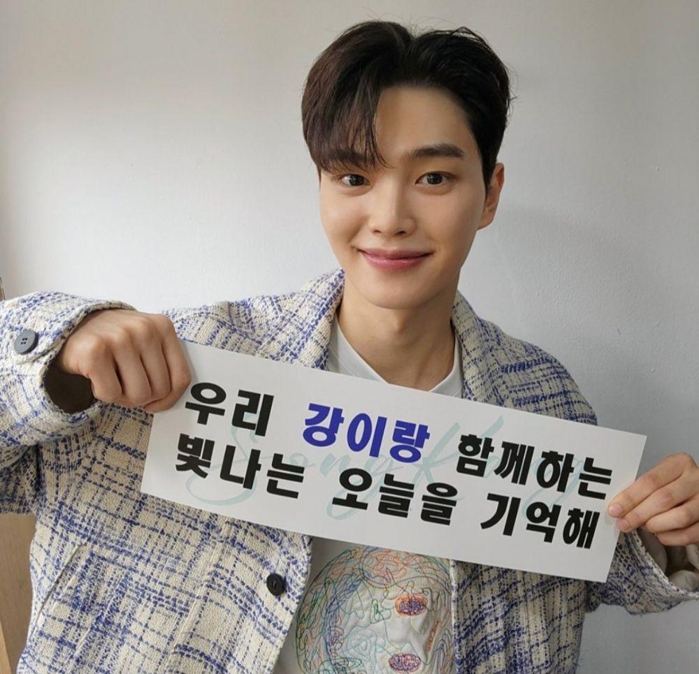 Song Kang (instagram.com/songkang_b)
