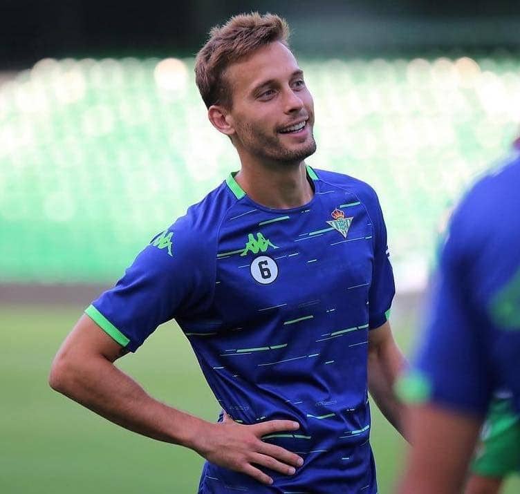 Sergio Canales ketika menjalani sesi latihan bersama Real Betis (instagram.com/sergiocanalesoficial)