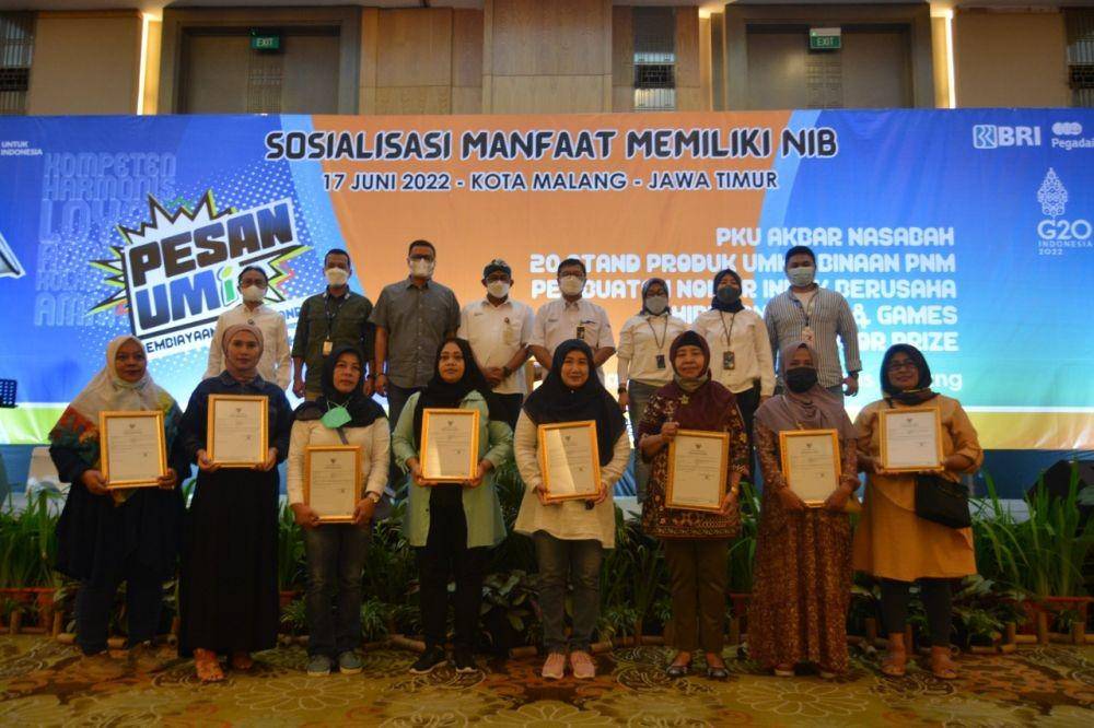 PNM menggelar kegiatan Pengembangan Kapasitas Usaha (PKU) Akbar kepada 400 nasabah PNM Mekaar perempuan di Harris Hotel & Convention Center, Malang, Jawa Timur. (Dok. PNM)