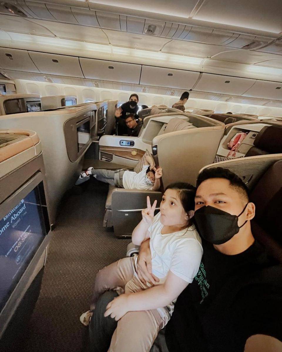 potret kedekatan Azriel, Arsy, dan Arsya Hermansyah di Amerika (instagram.com/azriel_hermansyah)