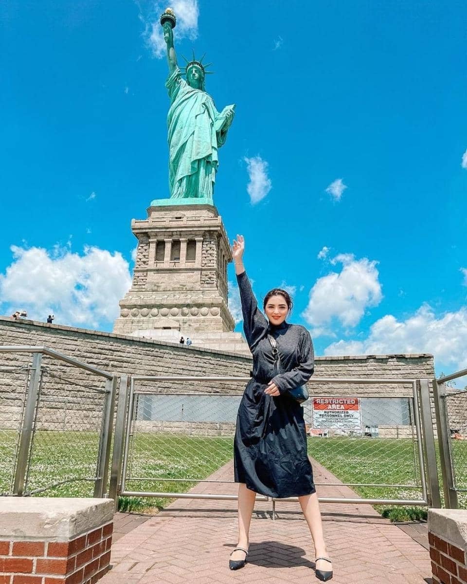 Ashanty (instagram.com/ashanty_ash)