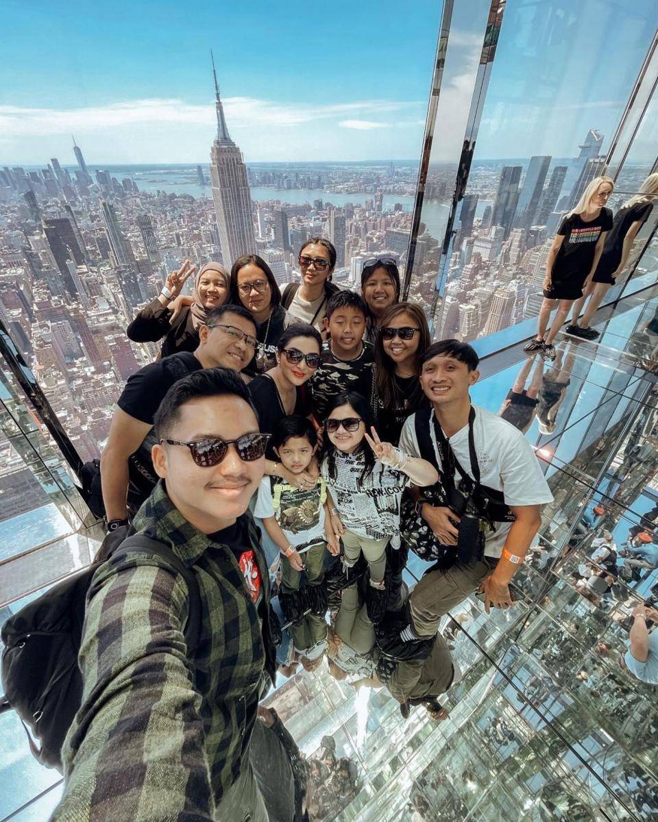Keluarga Hermansyah di Summit One Vanderbilt (Instagram.com/ashanty_ash/)