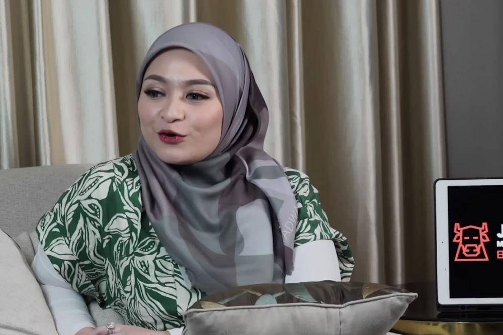 curhatan Natalie Holscher soal Putri Delina (YouTube.com/Uya Kuya TV)