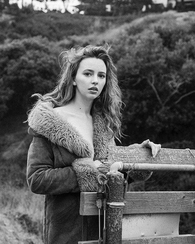 Natasha Bassett (instagram.com/natashabassett)