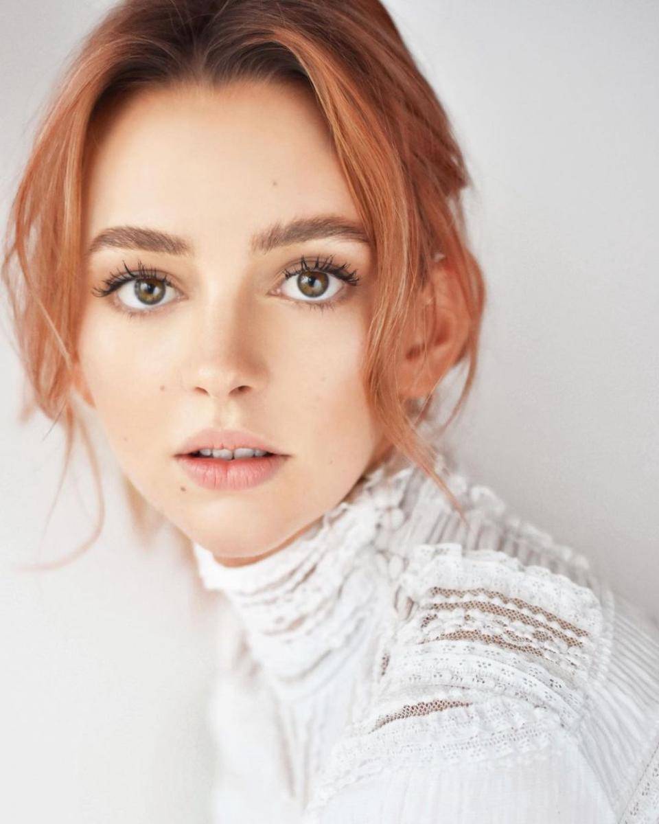 Natasha Bassett (instagram.com/natashabassett)