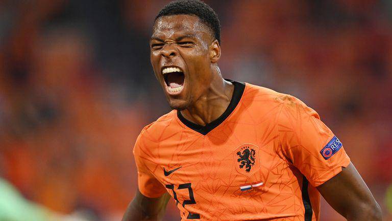 Denzel Dumfries (skysports.com)