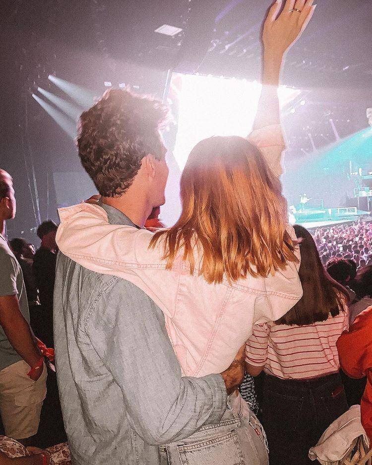 Menonton konser (pinterest/em)